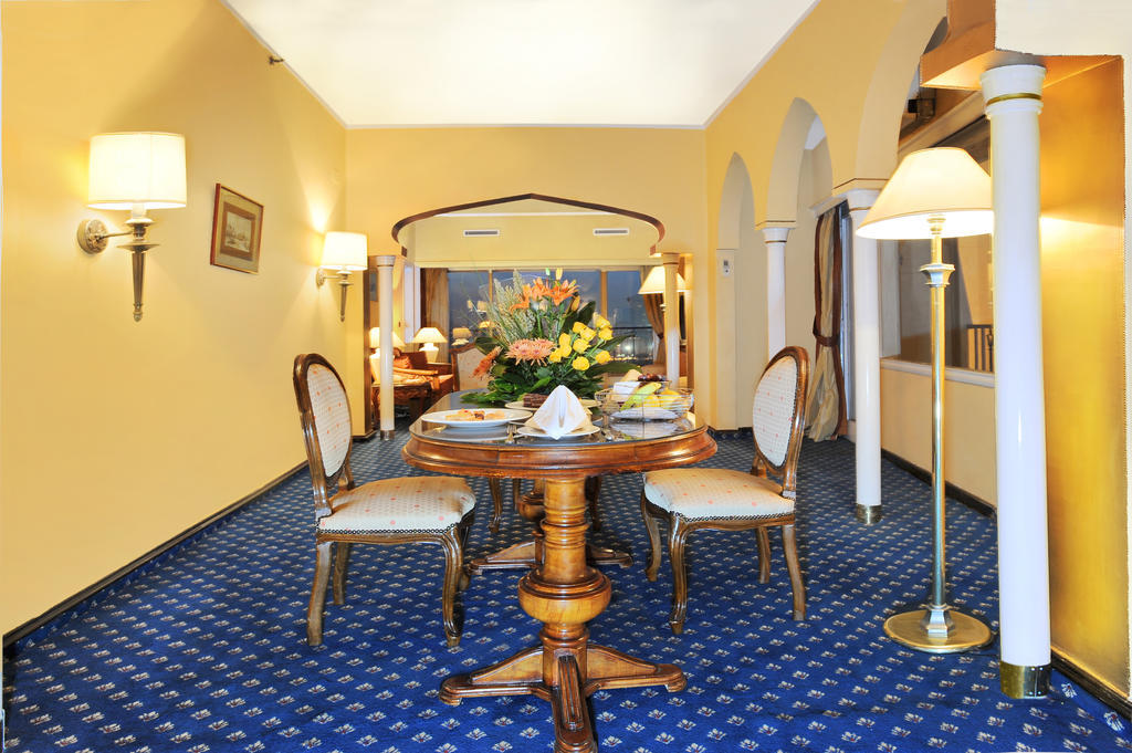 Shepheard Hotel Kaherah Dalaman gambar